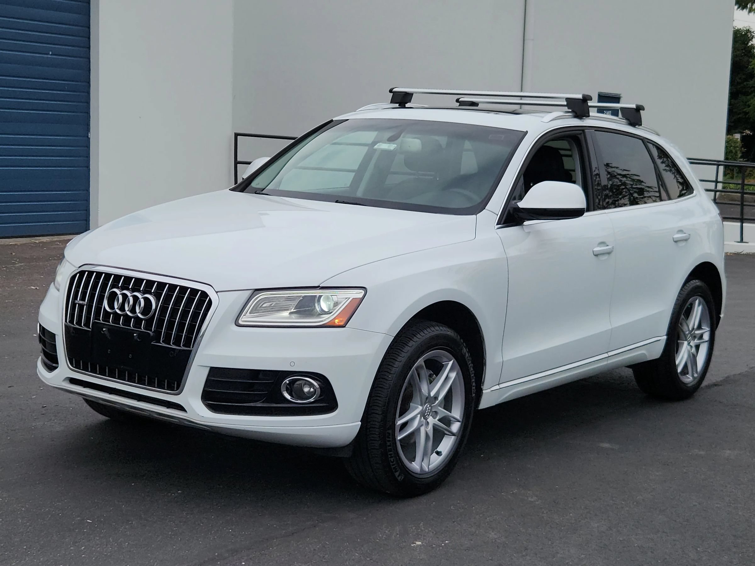 Used 2016 Audi Q5 2.0T Premium Plus w/ Technology Package AWD/4WD image 1