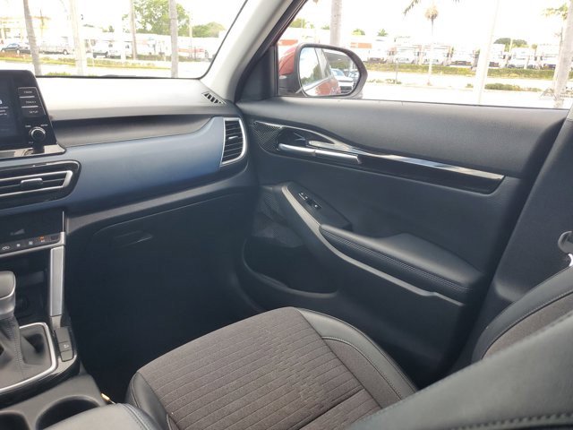 Used 2023 Kia Seltos S FWD image 14