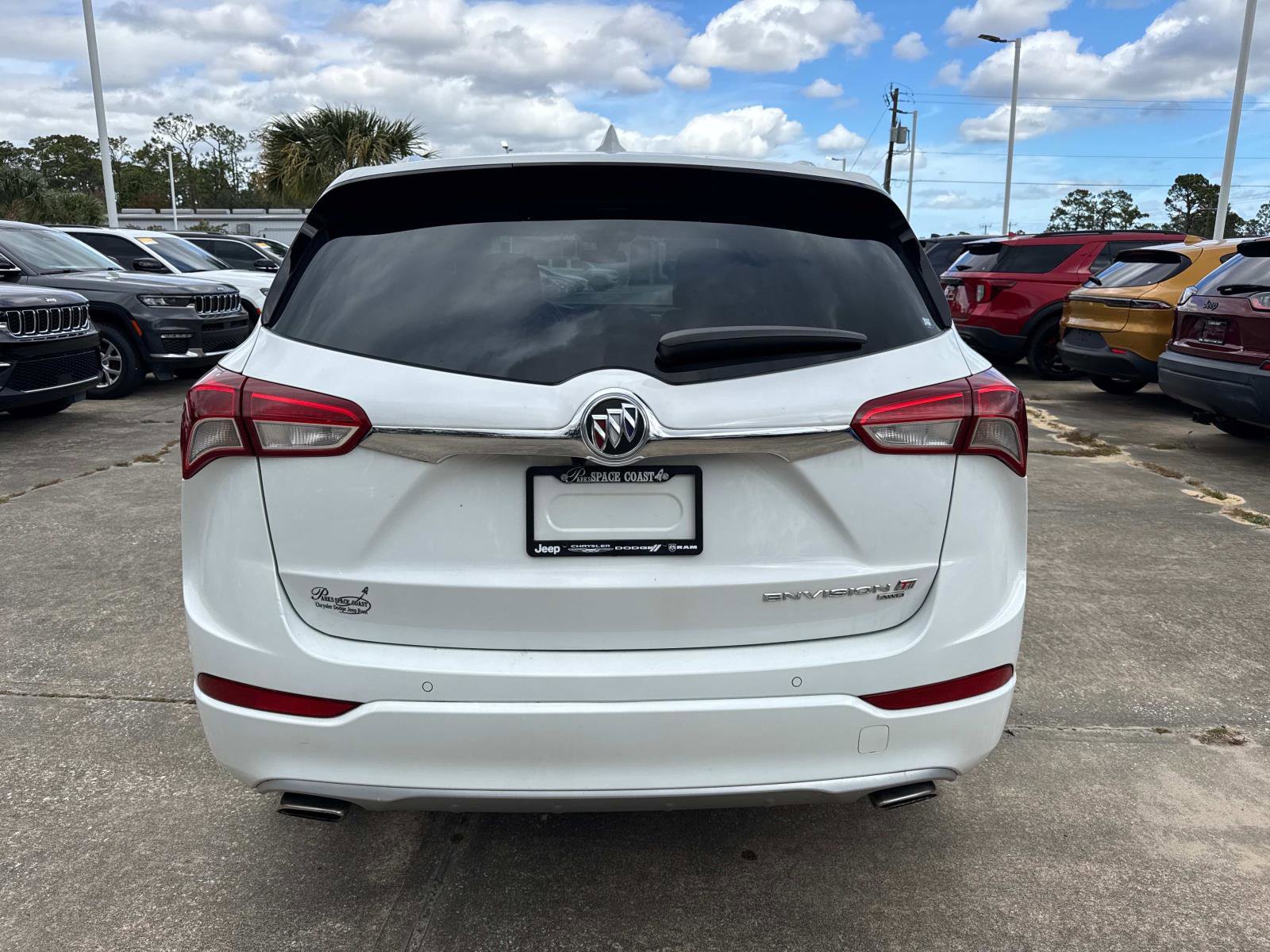 Used 2019 Buick Envision Premium w/ Driver Confidence Package image 4
