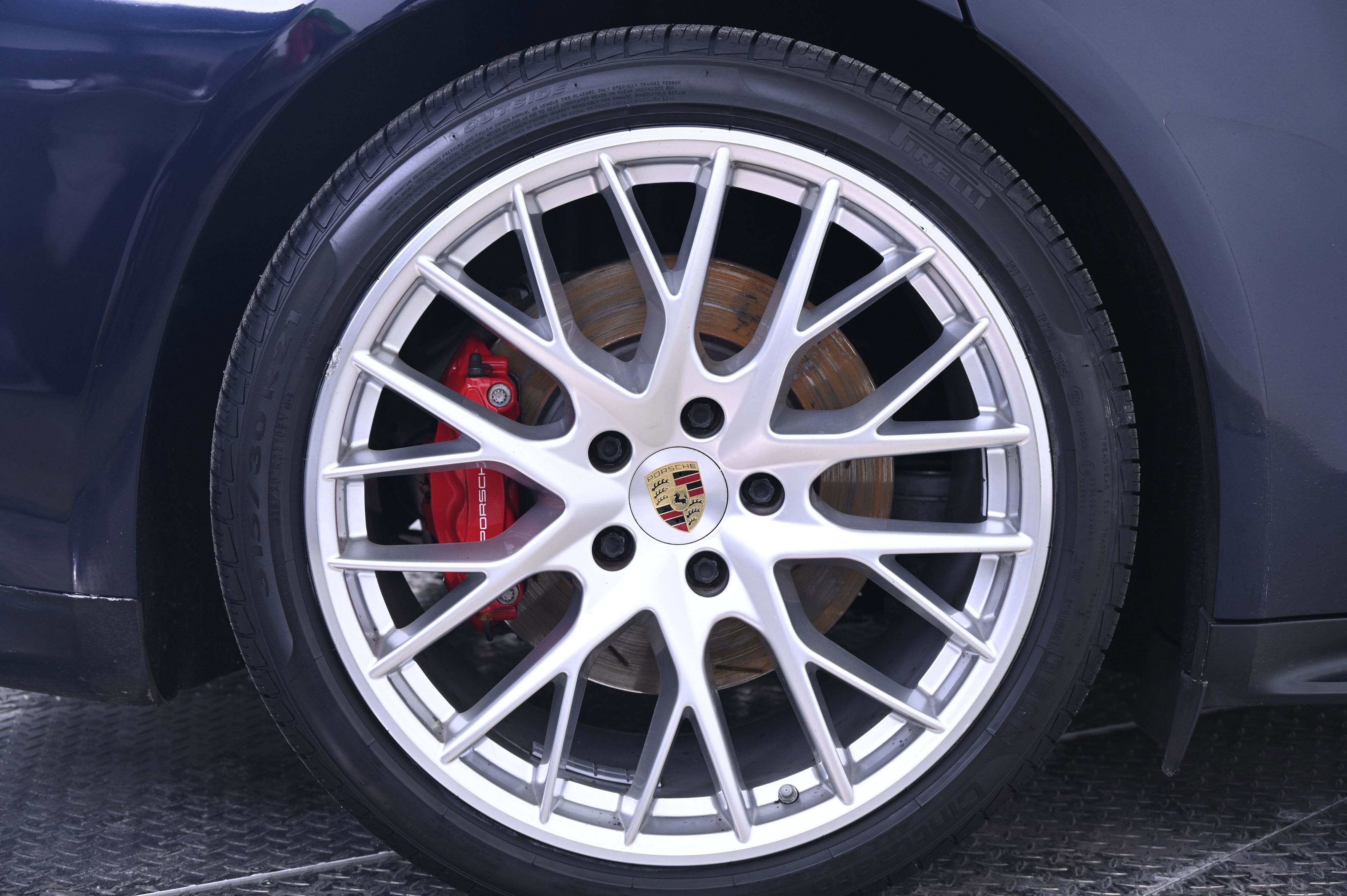 Certified 2020 Porsche Panamera GTS image 13