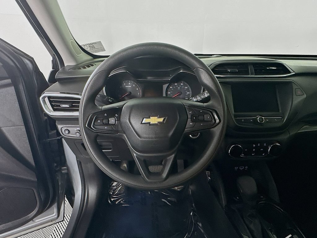 Used 2023 Chevrolet TrailBlazer LT AWD/4WD image 17