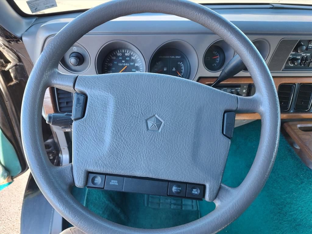 Used 1994 Dodge B2500 image 18