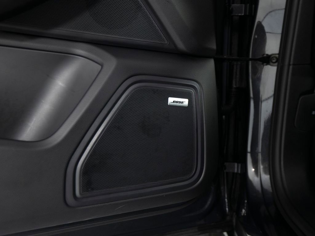 Certified 2025 Porsche Macan image 22