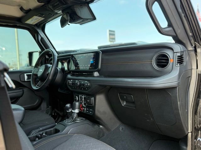 Used 2024 Jeep Gladiator Mojave w/ Convenience Group AWD/4WD image 17