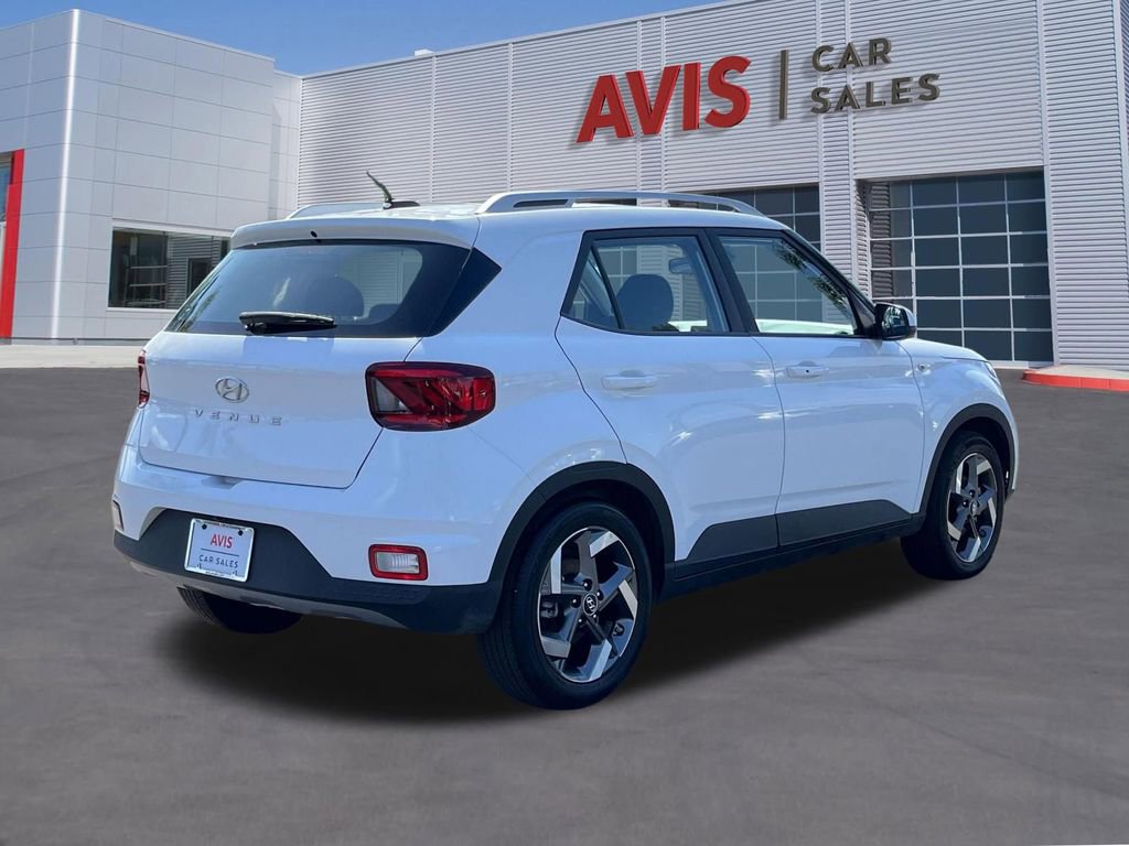 Used 2025 Hyundai Venue SEL FWD image 6