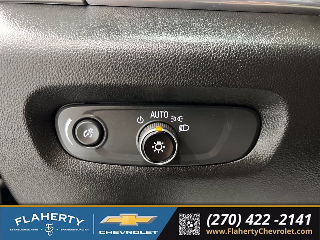 Used 2022 Chevrolet Traverse LT FWD image 24