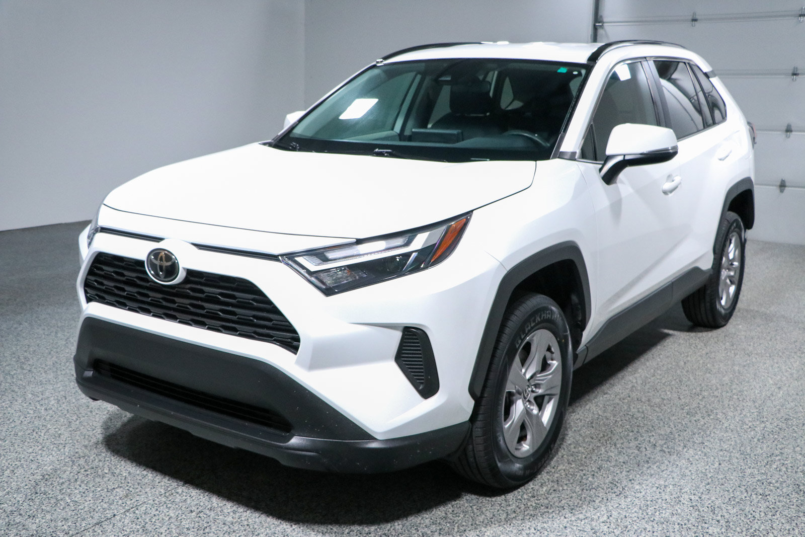 Used 2022 Toyota RAV4 XLE FWD image 30