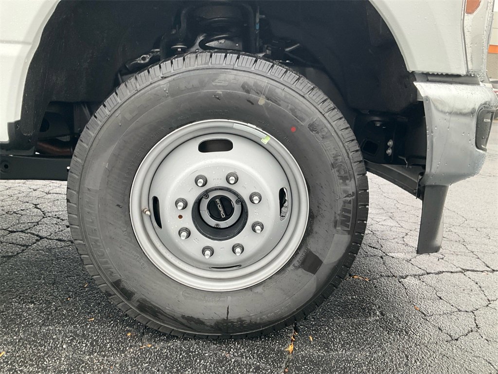 New 2026 Ford F350 XL w/ XL Chrome Package image 10
