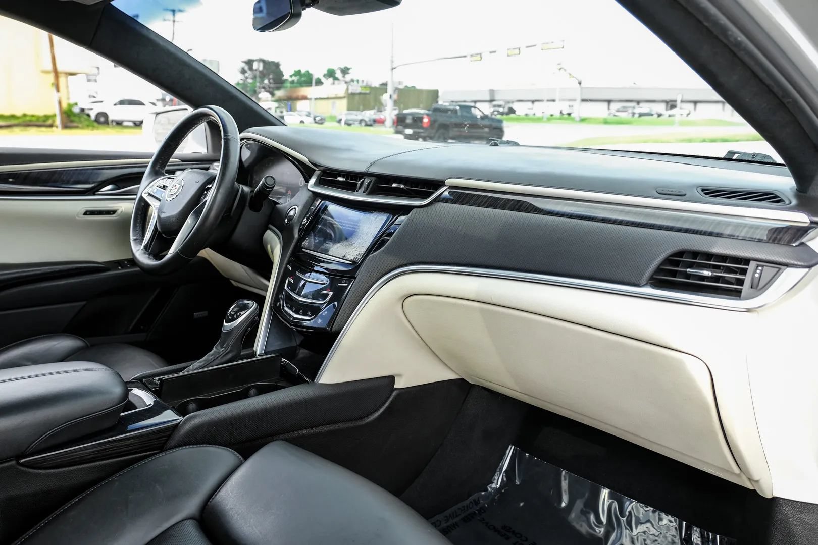 Used 2015 Cadillac XTS Platinum AWD/4WD image 12