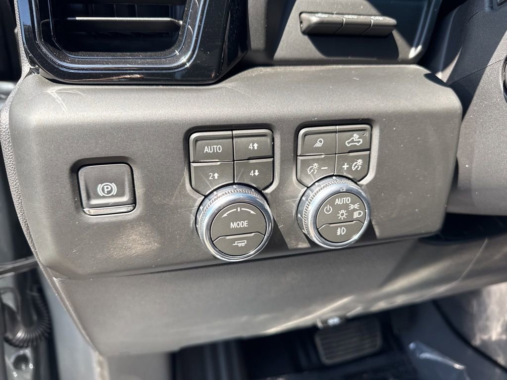 New 2026 GMC Sierra 1500 AT4 w/ AT4 Premium Package AWD/4WD image 13