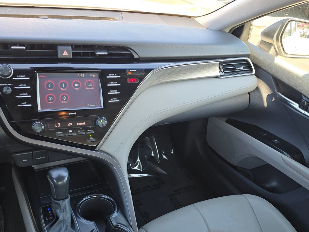 Used 2020 Toyota Camry SE FWD image 9