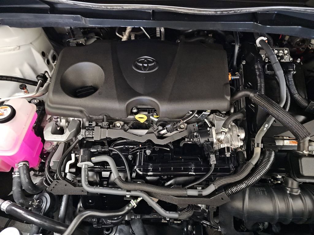 Used 2024 Toyota Sienna XLE FWD image 35