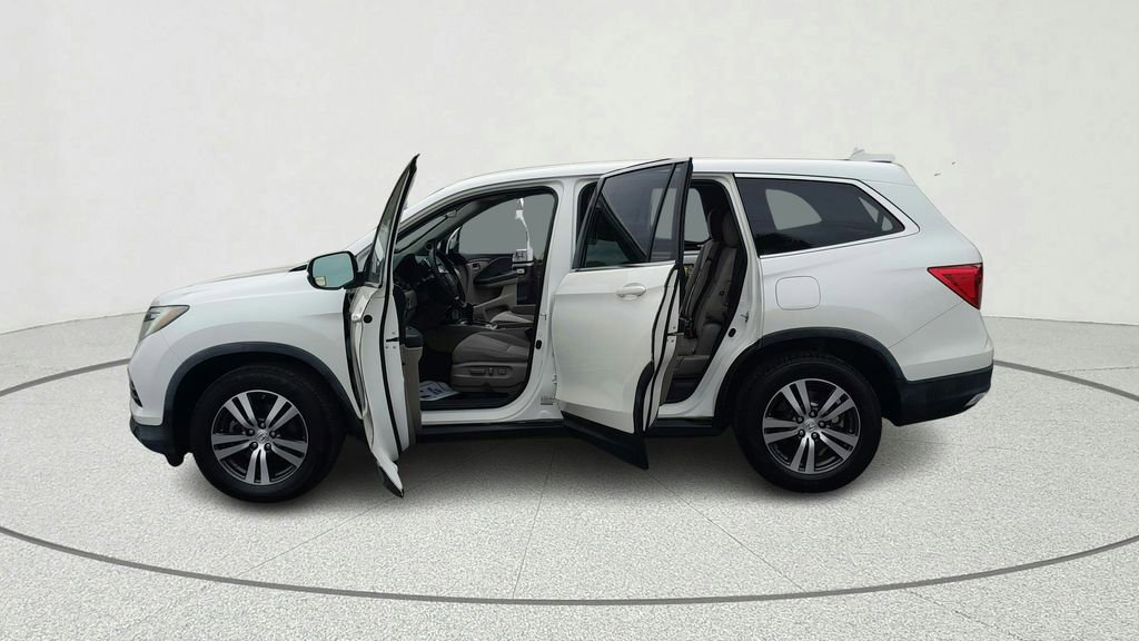 Used 2018 Honda Pilot EX image 11