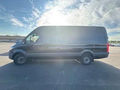 Used 2024 Mercedes-Benz Sprinter 2500 image 5