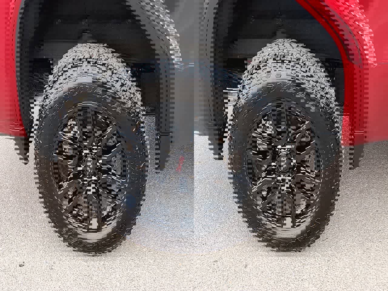 Used 2025 GMC Sierra 1500 AT4 w/ AT4 Premium Package image 12