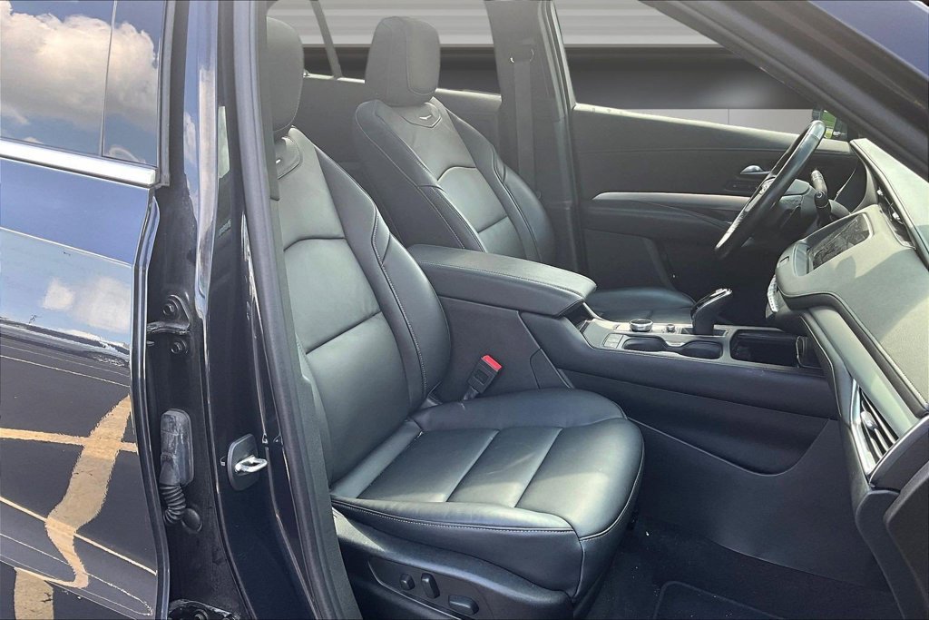 Certified 2023 Cadillac XT4 Premium Luxury w/ Cold Weather Package AWD/4WD image 28