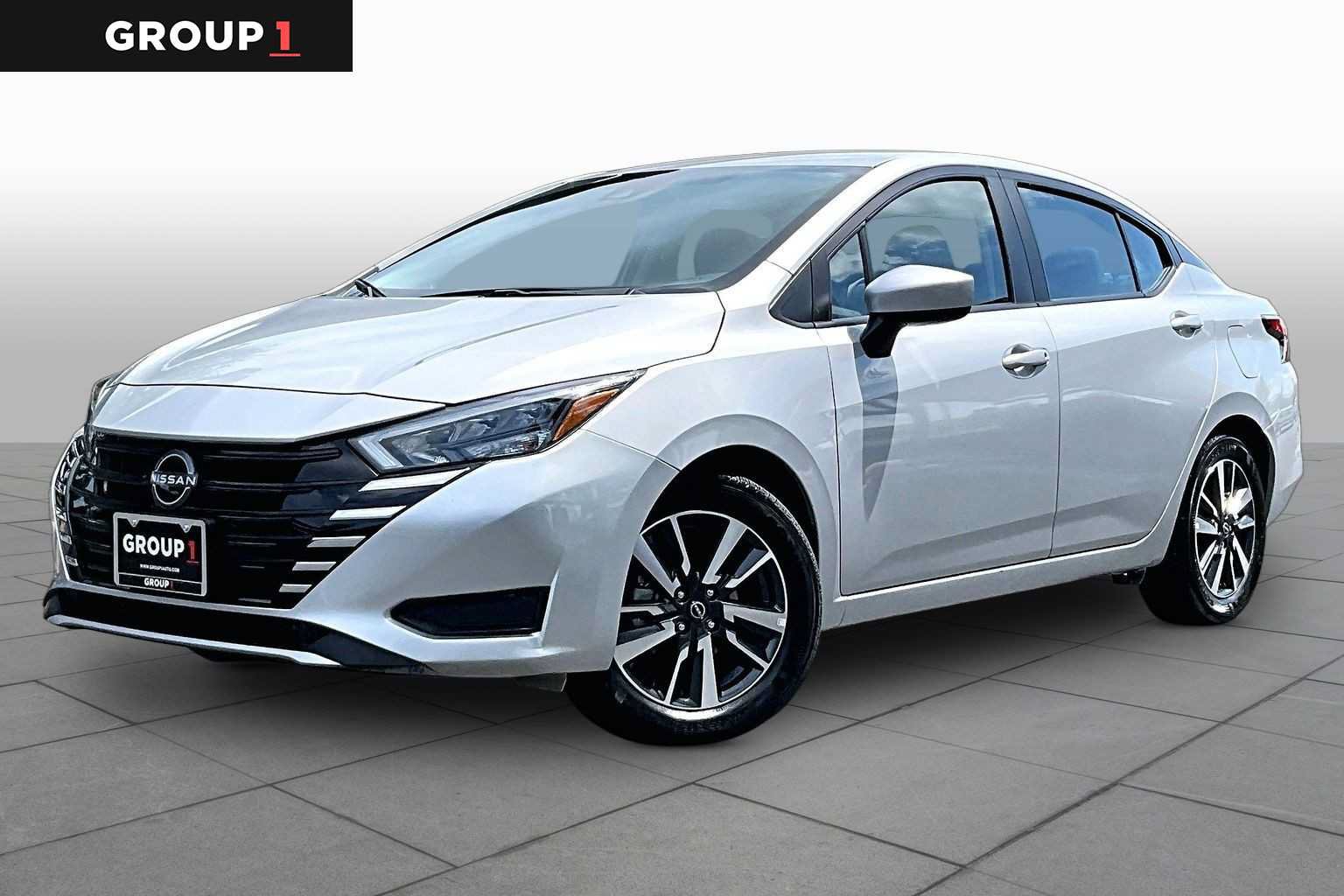 Used 2025 Nissan Versa SV FWD image 1