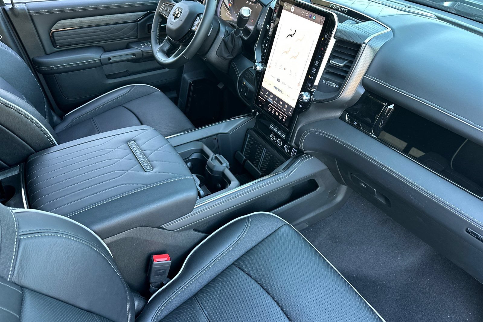 New 2026 RAM 2500 Limited AWD/4WD image 14