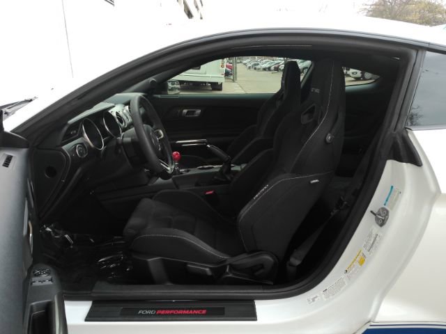 Used 2017 Ford Mustang Shelby GT350 w/ Electronics Package RWD image 19