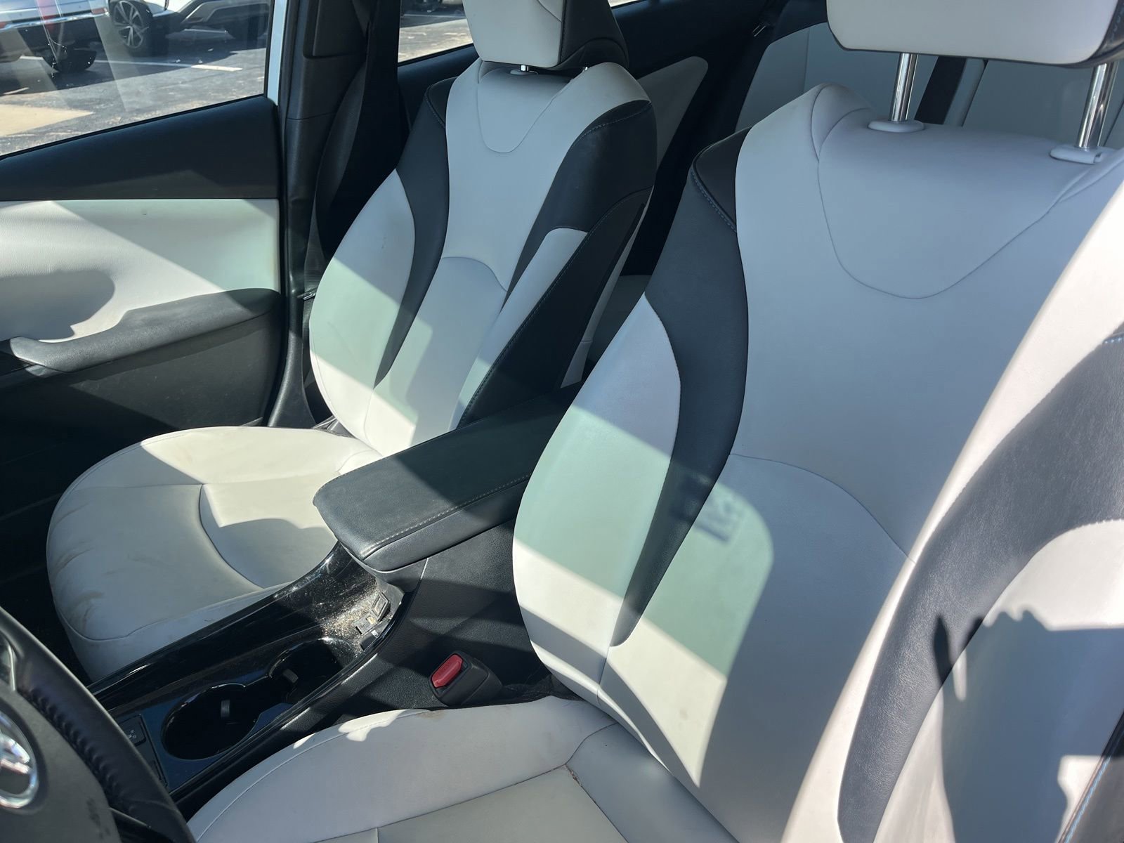 Used 2019 Toyota Prius Limited FWD image 9