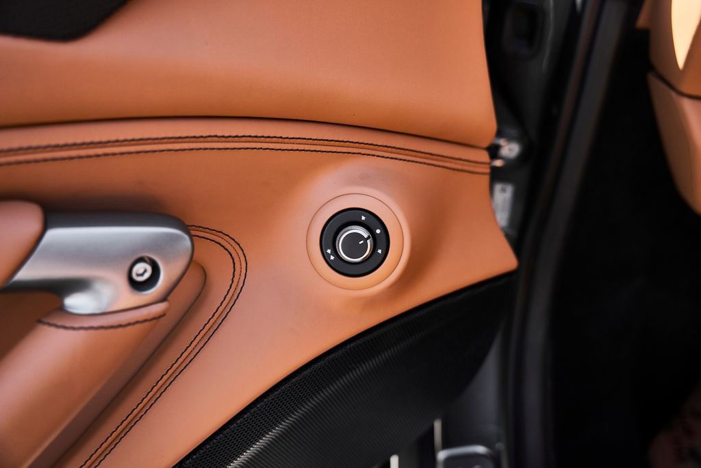 Used 2020 Ferrari F8 Tributo image 40