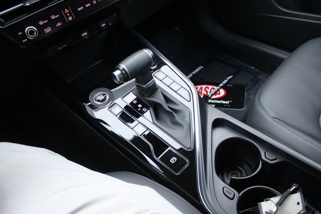 Used 2023 Kia Niro EX image 10