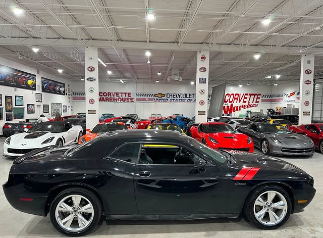 Used 2014 Dodge Challenger R/T RWD image 26