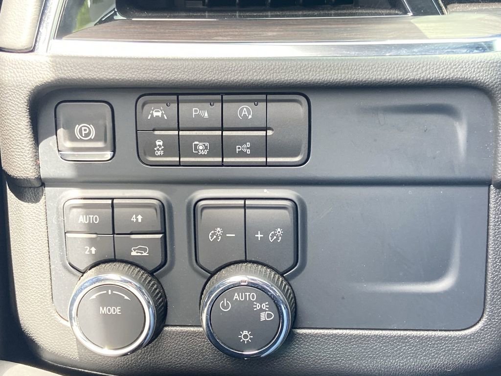 Used 2025 Chevrolet Tahoe LT AWD/4WD image 14