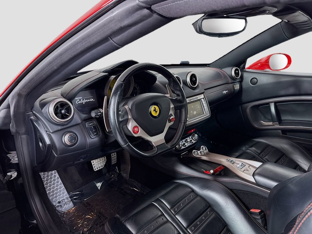 Used 2012 Ferrari California RWD image 4