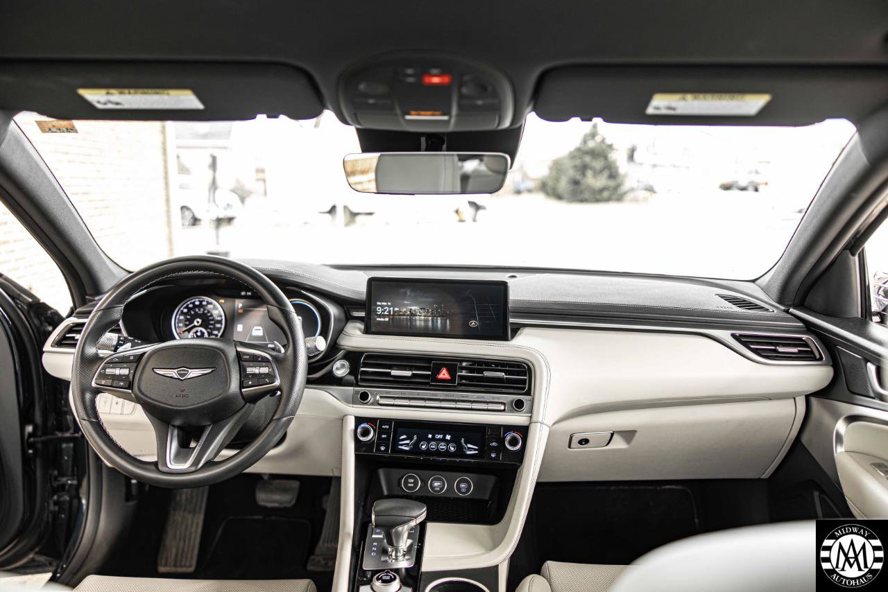 Used 2025 Genesis G70 2.5T RWD image 20