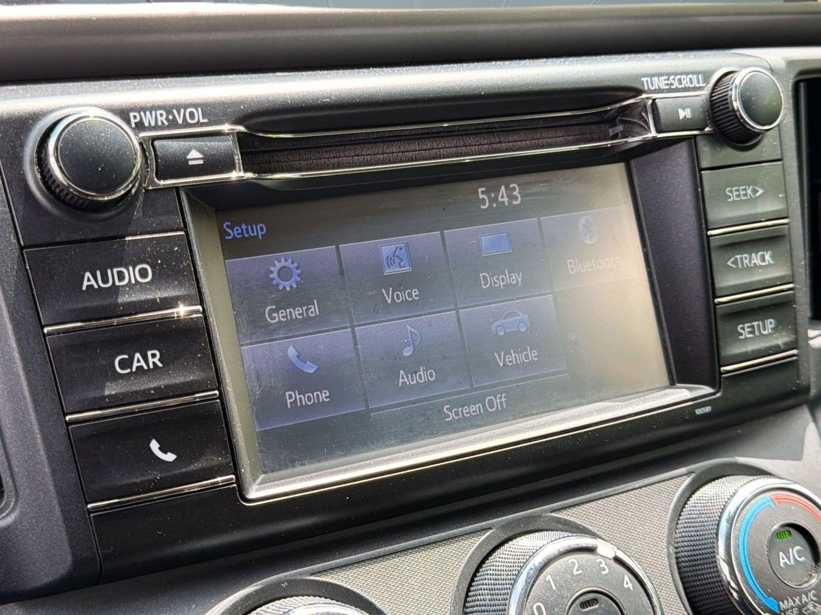Used 2018 Toyota RAV4 LE image 19