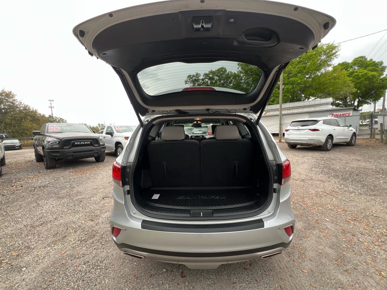 Used 2017 Hyundai Santa Fe SE w/ SE Premium Package 02 FWD image 30