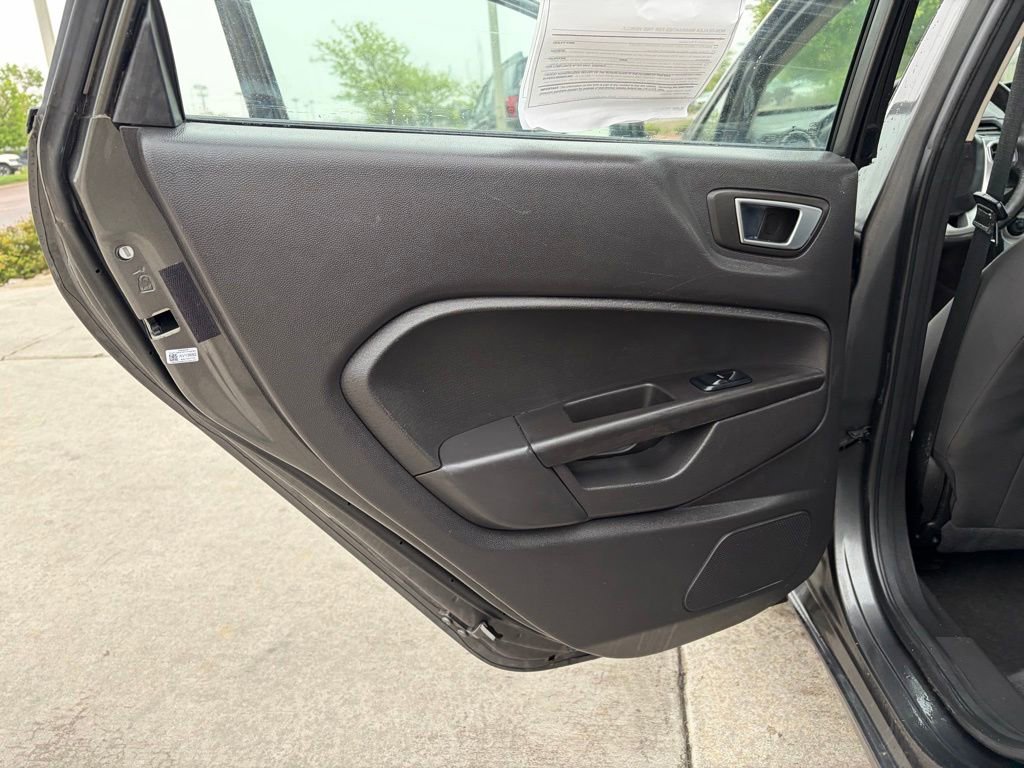 Used 2016 Ford Fiesta SE FWD image 13