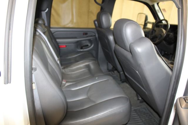 Used 2005 GMC Sierra 2500 SLT w/ Heavy-Duty Power Package image 17