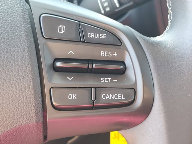 Used 2022 Hyundai Venue SEL FWD image 13