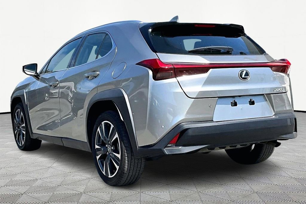 Used 2022 Lexus UX 200 w/ Accessory Package (Z2) image 6