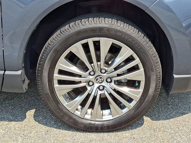 Used 2021 Toyota Venza Limited w/ Advanced Technology Package AWD/4WD image 8