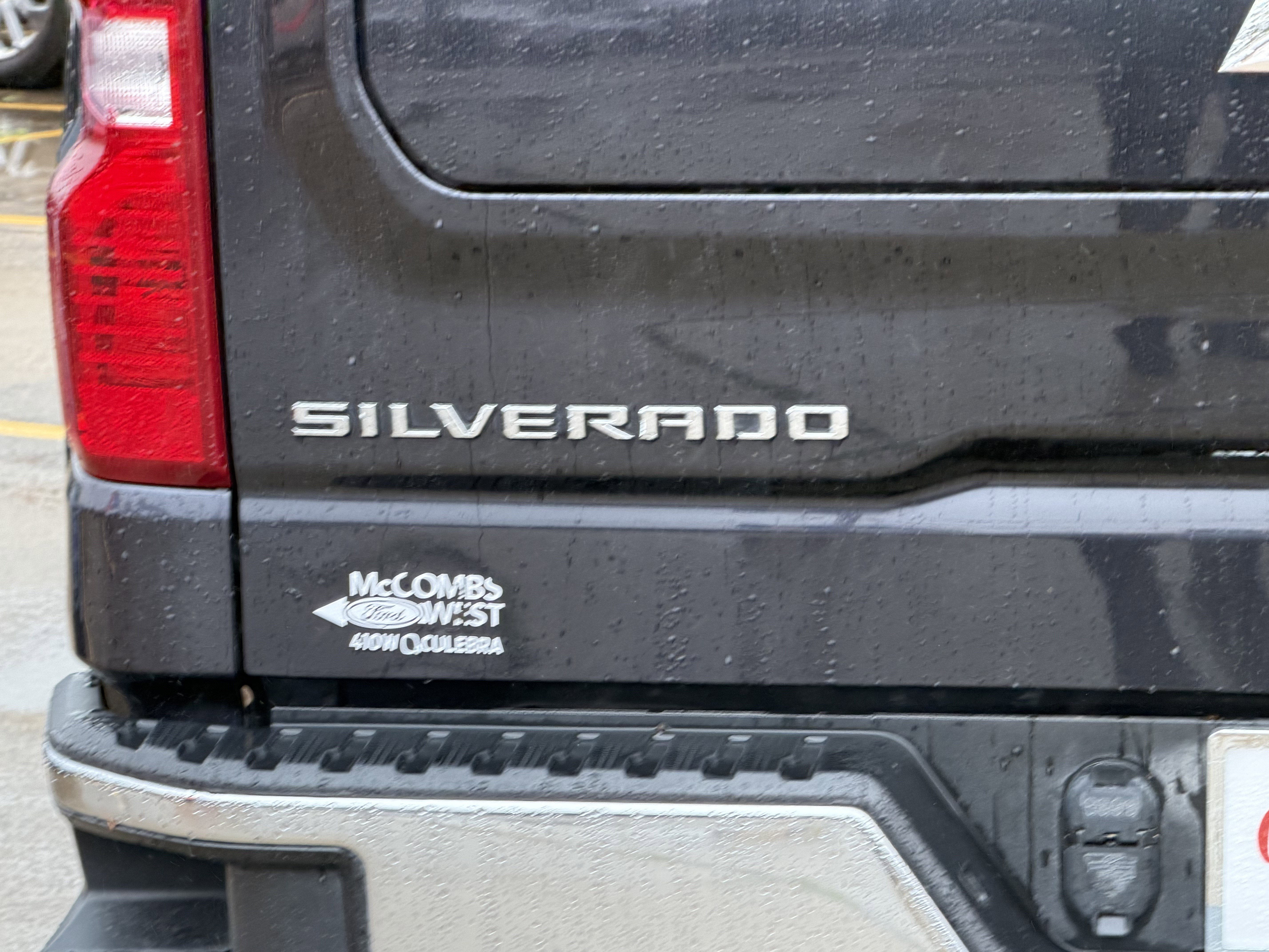 Used 2024 Chevrolet Silverado 1500 LT RWD image 10
