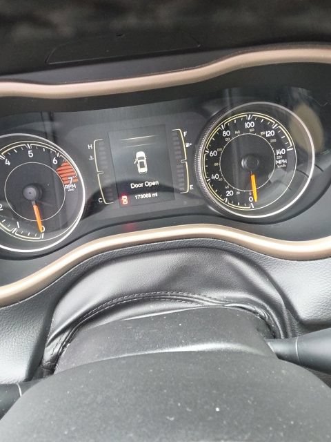 Used 2016 Jeep Cherokee 75th Anniversary FWD image 5