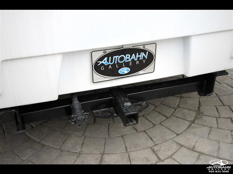 Used 2022 Ford E-450 and Econoline 450 Super Duty w/ Motorhome Prep Package RWD image 11