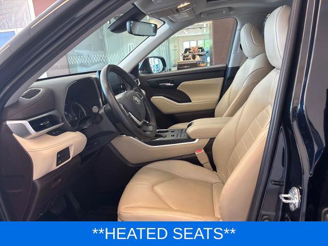 Used 2022 Toyota Highlander XLE AWD/4WD image 13