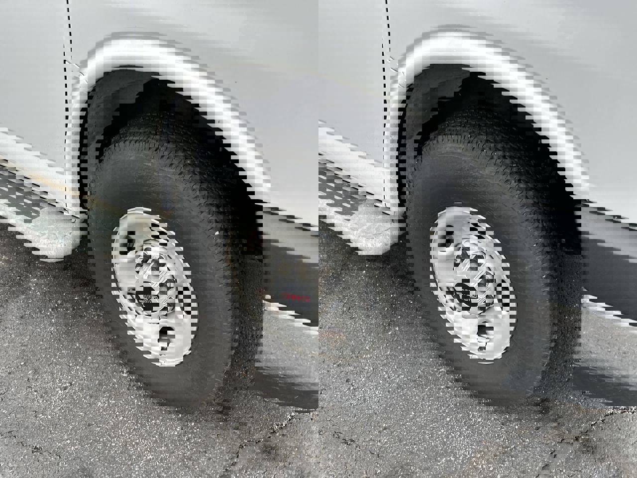 Used 2024 GMC Savana 2500 w/ Driver Convenience Package image 10