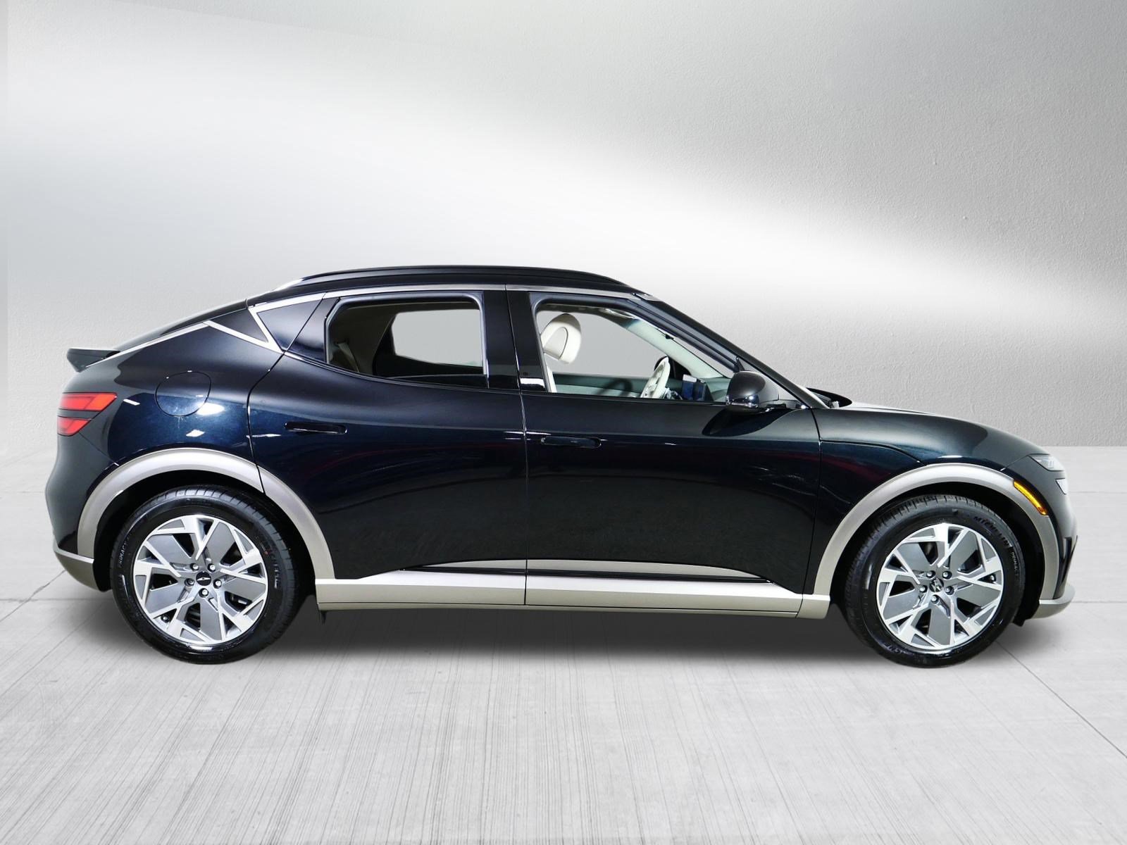 Used 2025 Genesis GV60 Advanced AWD/4WD image 8