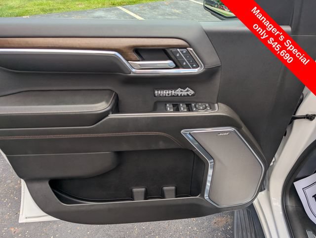 Used 2024 Chevrolet Silverado 1500 High Country w/ Technology Package AWD/4WD image 16