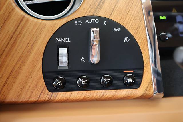 Certified 2016 Rolls-Royce Wraith RWD image 31