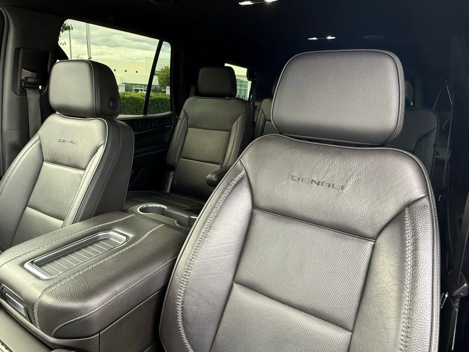 Used 2022 GMC Yukon Denali image 23