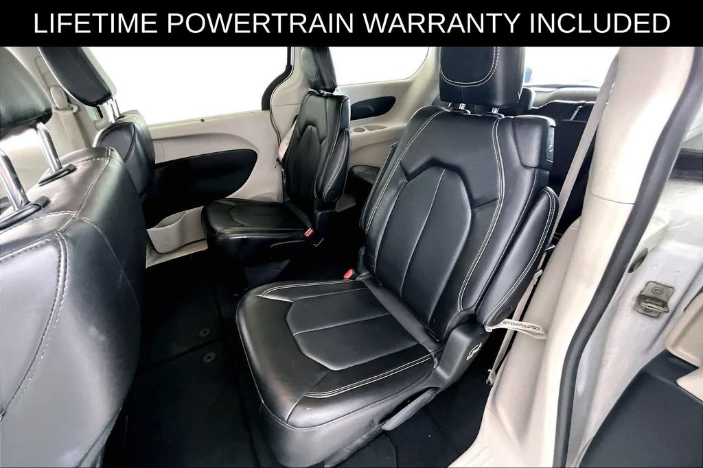 Used 2024 Chrysler Pacifica Touring-L FWD image 34
