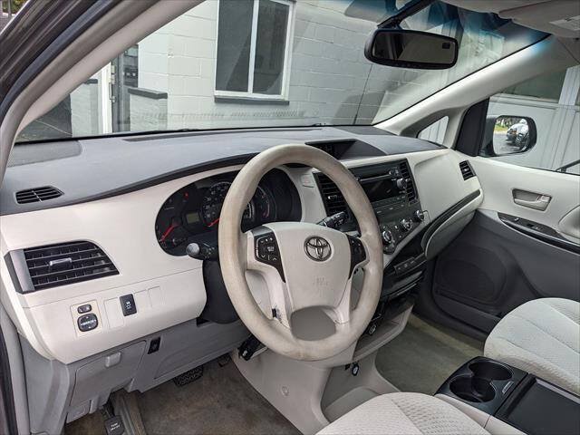 Used 2011 Toyota Sienna LE w/ Towing Pkg FWD image 9