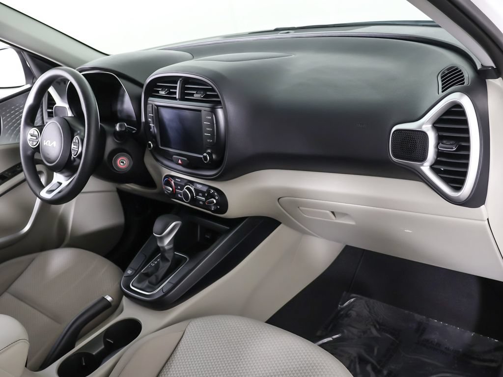 Certified 2023 Kia Soul LX w/ LX Technology Package FWD image 26