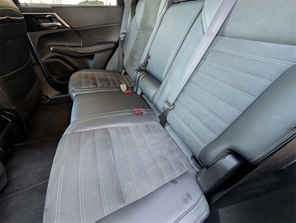 Used 2024 Mitsubishi Outlander SE Black Edition image 14